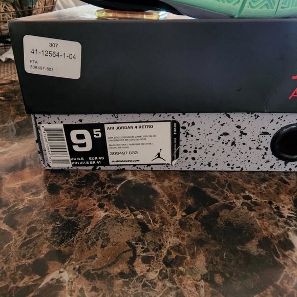 Jordan 4 Green Glow. Size 9.5 VNDS 100% authentic - Picture 6 of 8